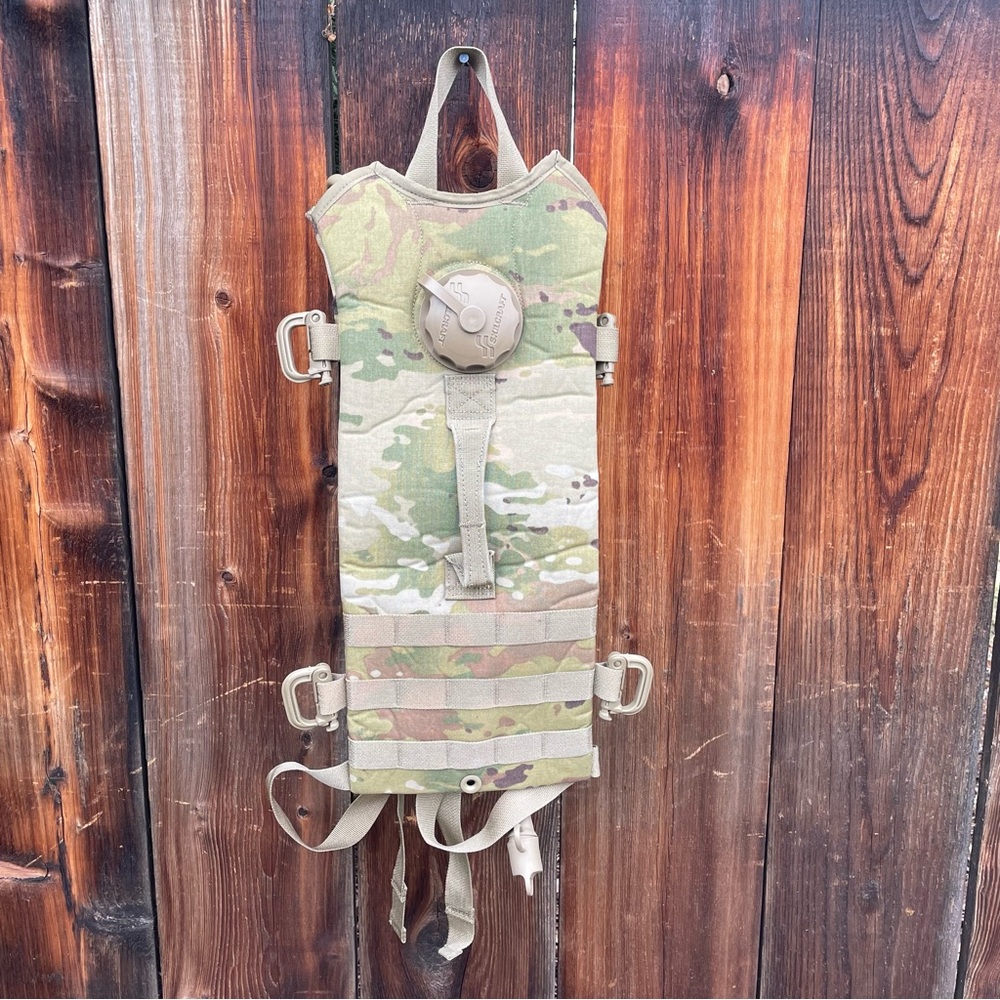 Skilcraft Molle II Hydration System Carrier - Picture 15 of 16
